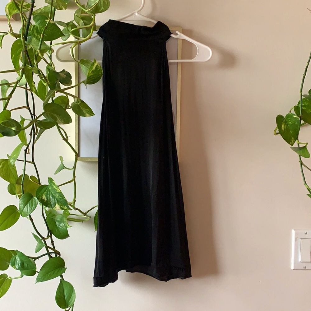URBAN OUTFITTERS Black high-neck tie back tank top blouse
